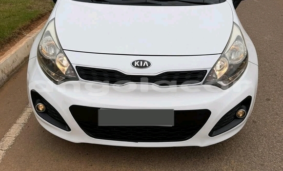 Buy Used Kia rio White Car in Luanda in Luanda Province
