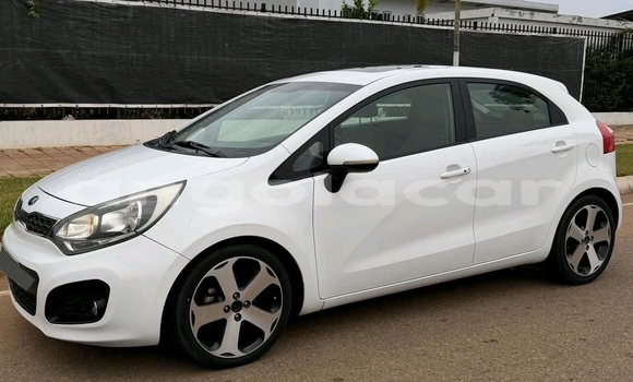 Comprar Usado Kia rio Branco Carro em Luanda em Luanda Province Comprar Usado Kia rio Branco Carro em Luanda em Luanda Province