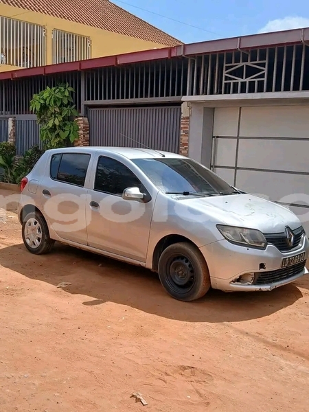 Big with watermark renault sandero uige camabatela 39577