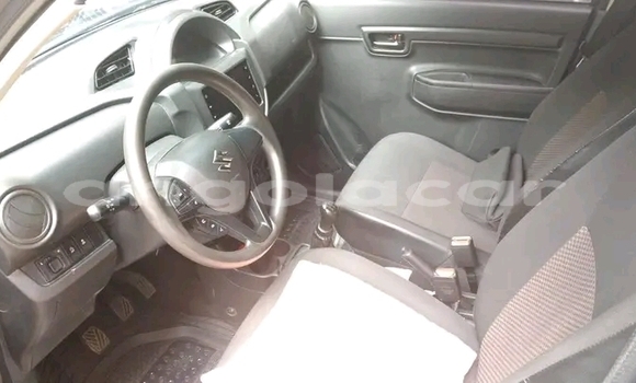 Comprar Usado Suzuki Spacia Other Carro em Kuito em Província do Bié Comprar Usado Suzuki Spacia Other Carro em Kuito em Província do Bié