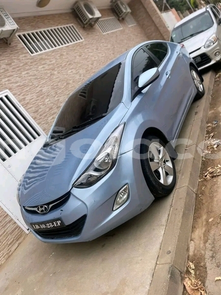 Big with watermark hyundai elantra bie camacupa 39582