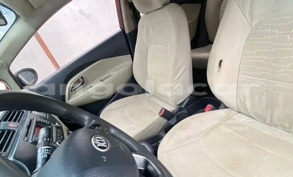 Acheter Occasion Voiture Kia rio Rouge à Huambo, Huambo Acheter Occasion Voiture Kia rio Rouge à Huambo, Huambo