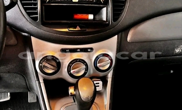 Buy Used Hyundai i10 Red Car in Camabatela in Uige Buy Used Hyundai i10 Red Car in Camabatela in Uige