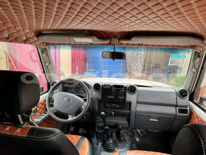 Big with watermark toyota land cruiser bie camacupa 39594