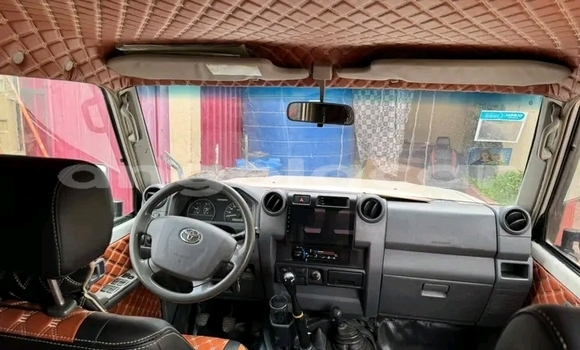 Comprar Usado Toyota Land Cruiser Branco Carro em Camacupa em Bie Comprar Usado Toyota Land Cruiser Branco Carro em Camacupa em Bie