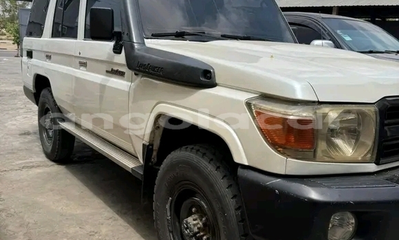 Comprar Usado Toyota Land Cruiser Branco Carro em Camacupa em Bie Comprar Usado Toyota Land Cruiser Branco Carro em Camacupa em Bie