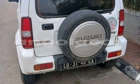 Buy Used Suzuki Jimny White Car in Cuito in Province of Bié Buy Used Suzuki Jimny White Car in Cuito in Province of Bié