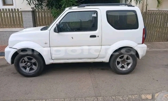 Buy Used Suzuki Jimny White Car in Cuito in Province of Bié Buy Used Suzuki Jimny White Car in Cuito in Province of Bié