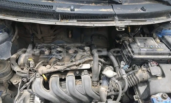 Comprar Usado Toyota Yaris Azul Carro em Leua em Moxico Comprar Usado Toyota Yaris Azul Carro em Leua em Moxico