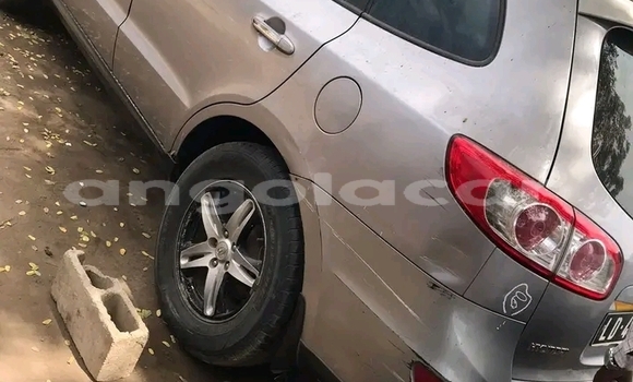 Comprar Usado Hyundai Santa Fe Outro Carro em Caluquembe em Huila Comprar Usado Hyundai Santa Fe Outro Carro em Caluquembe em Huila