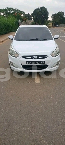 Big with watermark hyundai accent bie camacupa 39603