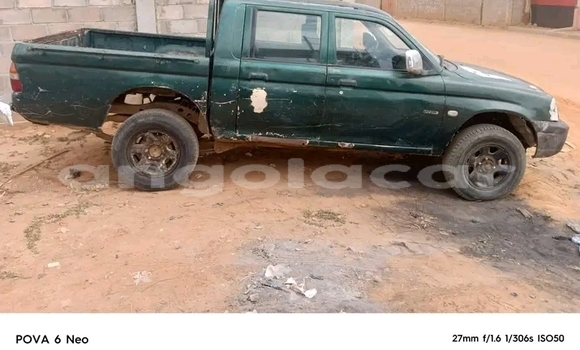 Comprar Usado Mitsubishi L200 Verde Carro em Catabola em Bie Comprar Usado Mitsubishi L200 Verde Carro em Catabola em Bie