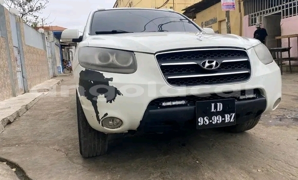 Buy Used Hyundai Santa Fe White Car in Cuito in Province of Bié Buy Used Hyundai Santa Fe White Car in Cuito in Province of Bié