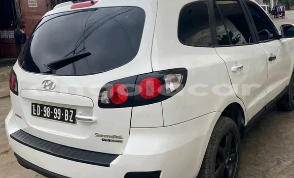 Buy Used Hyundai Santa Fe White Car in Cuito in Province of Bié Buy Used Hyundai Santa Fe White Car in Cuito in Province of Bié