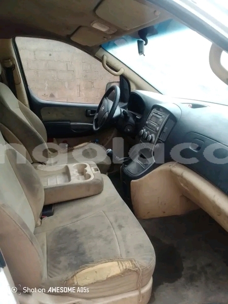 Big with watermark hyundai h1 bengo caxito 39624