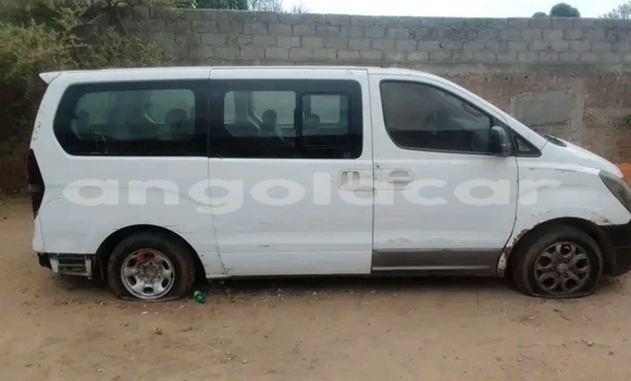 Comprar Usado Hyundai H1 Branco Carro em Caxito em Bengo Comprar Usado Hyundai H1 Branco Carro em Caxito em Bengo