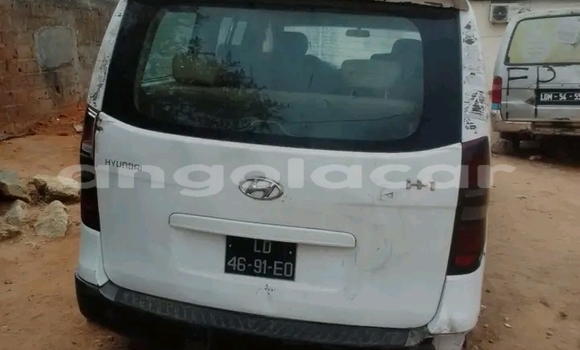 Comprar Usado Hyundai H1 Branco Carro em Caxito em Bengo Comprar Usado Hyundai H1 Branco Carro em Caxito em Bengo