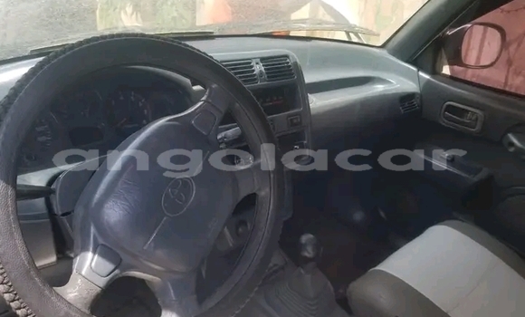 Comprar Usado Toyota RAV4 Branco Carro em Camabatela em Uige Comprar Usado Toyota RAV4 Branco Carro em Camabatela em Uige