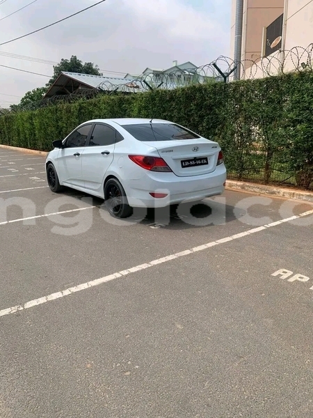 Big with watermark hyundai accent huambo chinjenje 39631