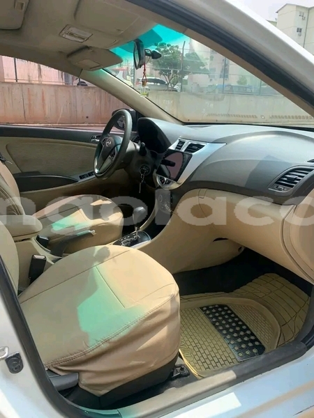 Big with watermark hyundai accent huambo chinjenje 39631