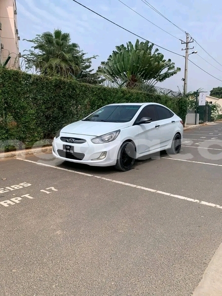 Big with watermark hyundai accent huambo chinjenje 39631