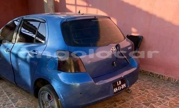 Comprar Usado Toyota Yaris Azul Carro em Kuito em Província do Bié Comprar Usado Toyota Yaris Azul Carro em Kuito em Província do Bié
