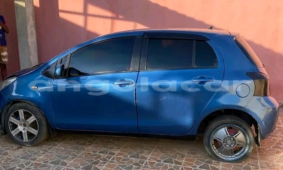 Comprar Usado Toyota Yaris Azul Carro em Kuito em Província do Bié Comprar Usado Toyota Yaris Azul Carro em Kuito em Província do Bié