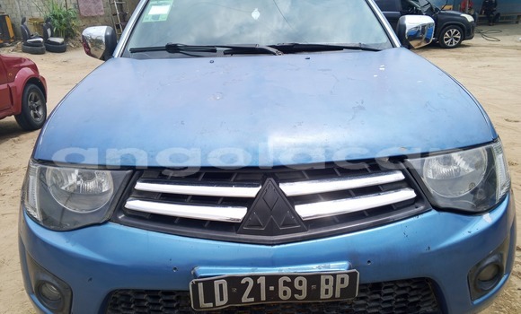 Buy Used Mitsubishi L200 Blue Car in Leua in Moxico