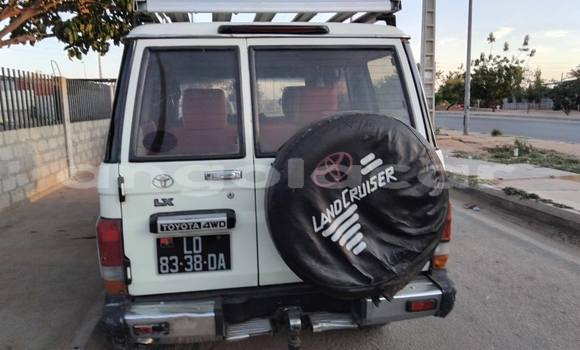Buy Used Toyota Land Cruiser White Car in Lobito in Benguela Buy Used Toyota Land Cruiser White Car in Lobito in Benguela