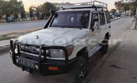 Buy Used Toyota Land Cruiser White Car in Lobito in Benguela Buy Used Toyota Land Cruiser White Car in Lobito in Benguela