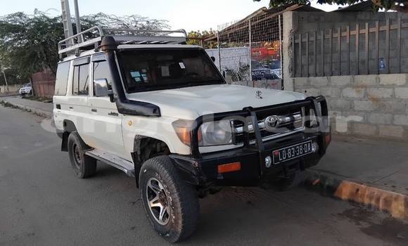 Buy Used Toyota Land Cruiser White Car in Lobito in Benguela Buy Used Toyota Land Cruiser White Car in Lobito in Benguela