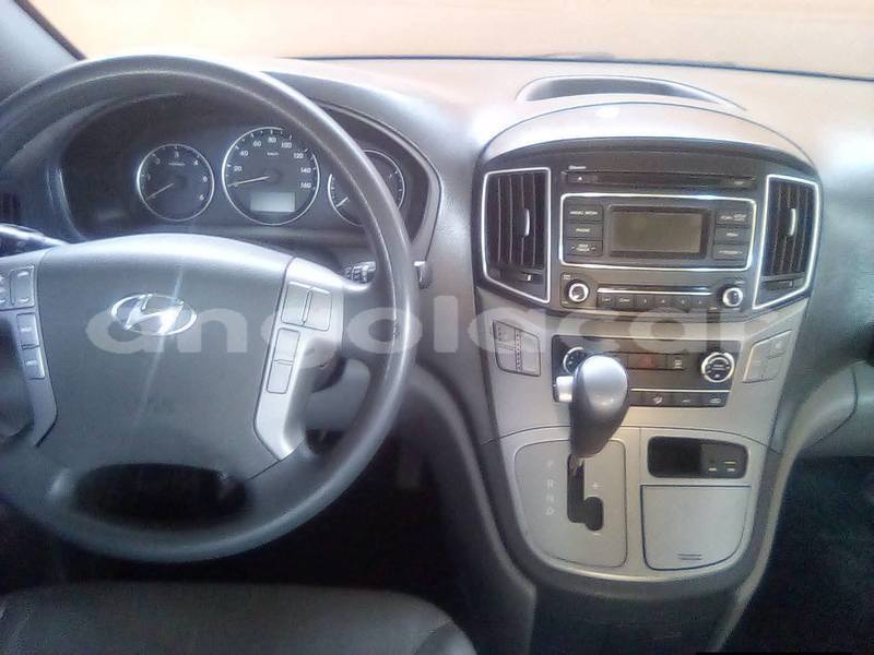 Big with watermark hyundai h1 luanda province luanda 39660