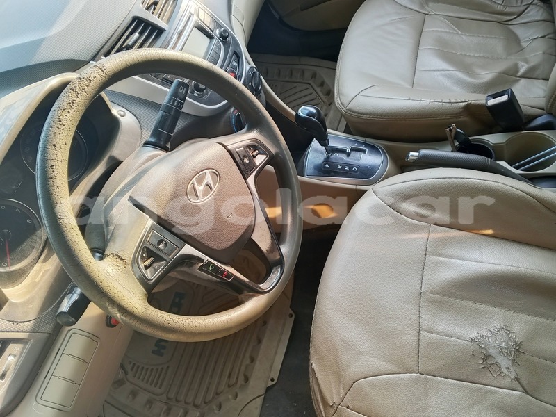 Big with watermark hyundai accent luanda province luanda 39665