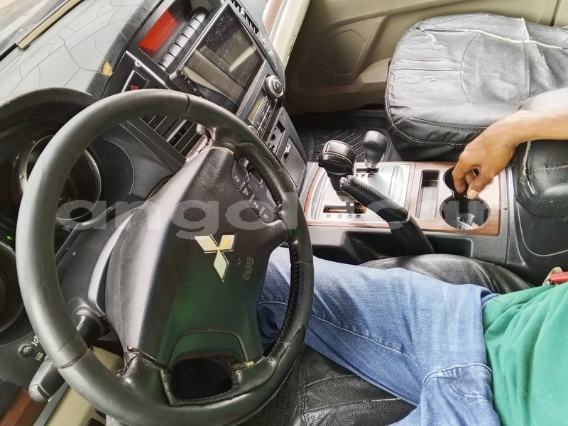 Big with watermark mitsubishi pajero luanda province luanda 39667