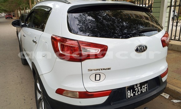 Buy Used Kia Sportage White Car in Luanda in Luanda Province Buy Used Kia Sportage White Car in Luanda in Luanda Province