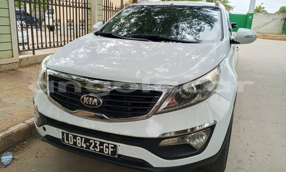 Buy Used Kia Sportage White Car in Luanda in Luanda Province Buy Used Kia Sportage White Car in Luanda in Luanda Province