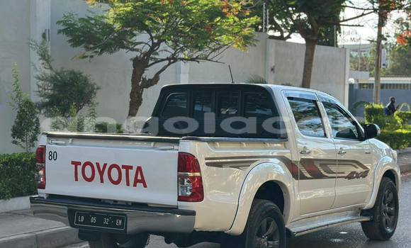 Buy Used Toyota Hilux White Car in Luanda in Luanda Province Buy Used Toyota Hilux White Car in Luanda in Luanda Province