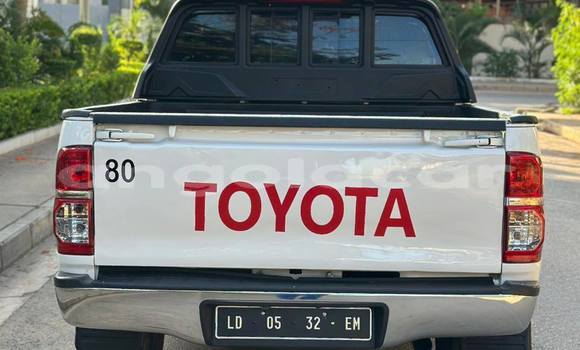 Buy Used Toyota Hilux White Car in Luanda in Luanda Province Buy Used Toyota Hilux White Car in Luanda in Luanda Province