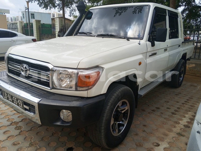 Big with watermark toyota land cruiser luanda province luanda 39679