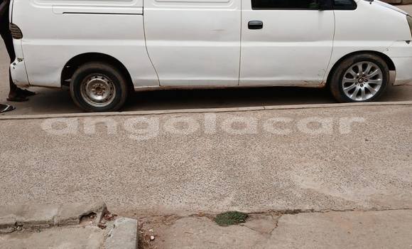 Comprar Usado Hyundai H1 Branco Carro em Luanda em Luanda Province