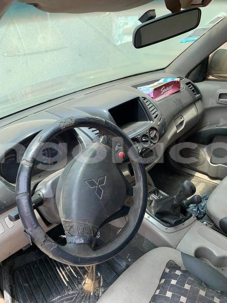 Big with watermark toyota hilux luanda province luanda 39691