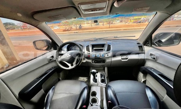 Buy Used Mitsubishi L200 Other Car in Luanda in Luanda Province Buy Used Mitsubishi L200 Other Car in Luanda in Luanda Province