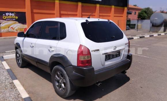 Buy Used Hyundai Tucson White Car in Luanda in Luanda Province Buy Used Hyundai Tucson White Car in Luanda in Luanda Province