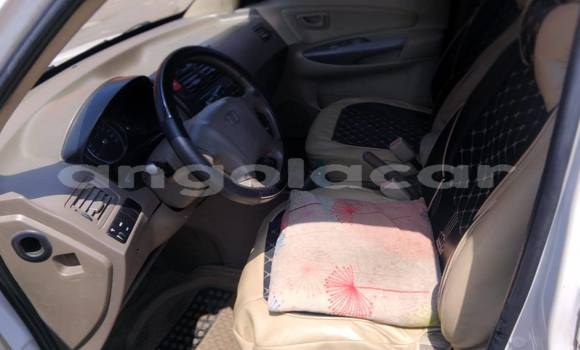 Buy Used Hyundai Tucson White Car in Luanda in Luanda Province Buy Used Hyundai Tucson White Car in Luanda in Luanda Province