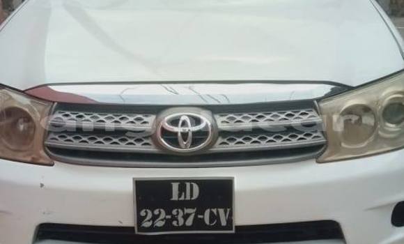 Buy Used Toyota Fortuner White Car in Luanda in Luanda Province Buy Used Toyota Fortuner White Car in Luanda in Luanda Province
