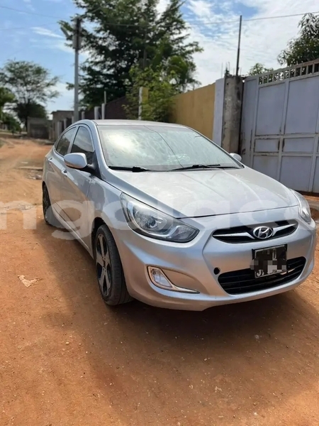 Big with watermark hyundai accent bie camacupa 39708