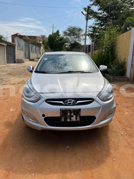 Big with watermark hyundai accent bie camacupa 39708