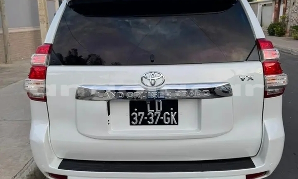 Comprar Usado Toyota Land Cruiser Branco Carro em Camacupa em Bie Comprar Usado Toyota Land Cruiser Branco Carro em Camacupa em Bie