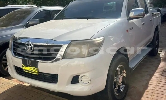 Comprar Usado Toyota Hilux Branco Carro em Camacupa em Bie Comprar Usado Toyota Hilux Branco Carro em Camacupa em Bie