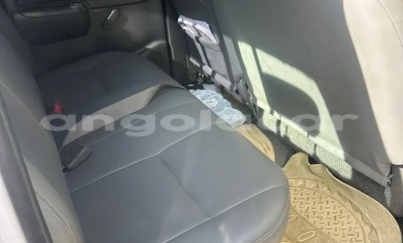 Comprar Usado Toyota Hilux Branco Carro em Camacupa em Bie Comprar Usado Toyota Hilux Branco Carro em Camacupa em Bie